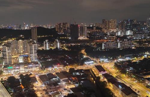 Kuala Lumpur Apartment | KLCC view condominium near Mid Valley Megamall in Kuchai Lama, Old Klang Road