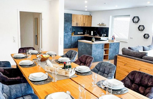 Niedershausen Apartment | Kleeoase: Luxury vacation apartment | jacuzzi | roof terrace | cooking island