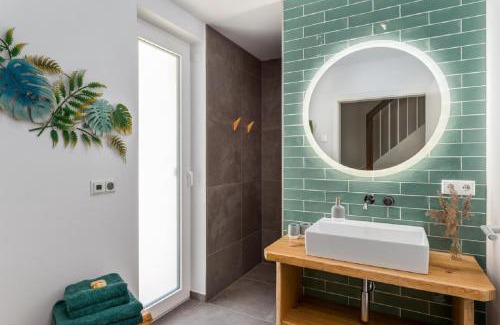 Am Salzhaff House | Kleine Binsenjungfer - Ferienhaus mit Sauna und Kamin für 6 Personen