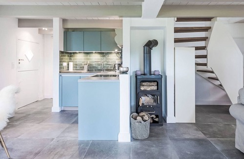 Simonsberg House | Kleine Reetdachkate by Interhome