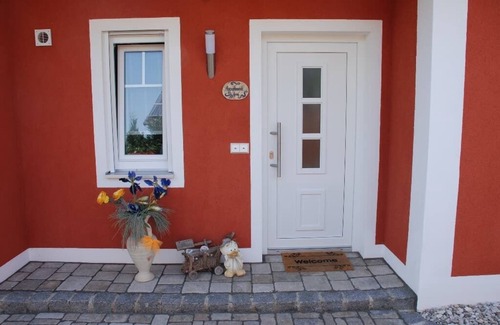 Wackersdorf Apartment | Kleiner, gemütlicher Bungalow für 3 Personen in Seenähe