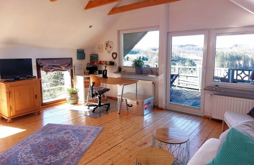 Halver House | Kleines Haus Mitten in der Natur mit Eigener Terrasse und Sonnenbalkon
