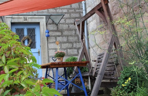 Creglingen Apartment | Kleines Nest | Maisonette-FeWo mit Garten und kostenlosem Parkplatz