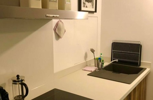 Wissembourg Apartment | Kleines Studio am Waldrand - Appartement/fewo, Dusche, WC, Wohn-/schlafraum