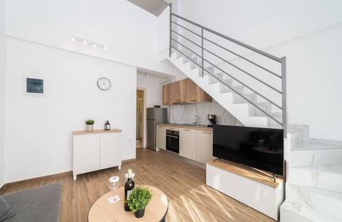 Paralia Ofryniou House | Kleoniki & Irida Residential Complexes