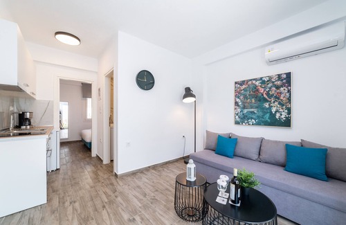 Paralia Ofryniou House | Kleoniki & Irida Residential Complexes