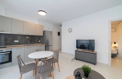 Ofrinion Villa | Kleoniki -Three Bedroom Triplex With Garden