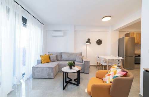 Ofrinion Villa | Kleoniki- Two Bedroom Triplex With Garden