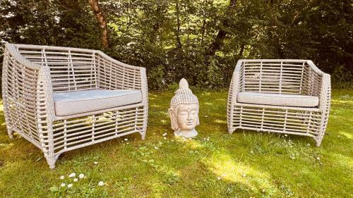 Braunfels Villa | Klimaanlage, 5 Sterne Villa Bahnhoftraum, plus NEU zubuchbares Event, 333 qm, 1200qm Garten, virtueller Rundgang, Dachterrasse, Whirlpoolbadewanne