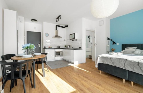 Jezyce Apartment | Klimatyczne i Nowoczesne Studio Very Berry w Poznaniu by Noclegi Renters