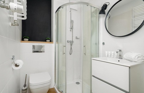 Jezyce Apartment | Klimatyczne i Nowoczesne Studio Very Berry w Poznaniu by Noclegi Renters