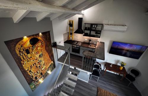 Nemi Apartment | Klimt & Van Gogh Vista Lago by Abitare Il Tempo