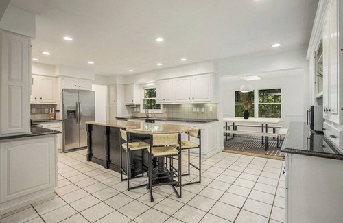 White Pigeon House | Klinger Lake Cove - Sleeps 16-24