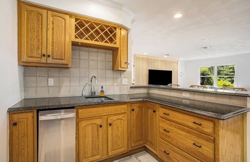 White Pigeon House | Klinger Lake Cove - Sleeps 16-24