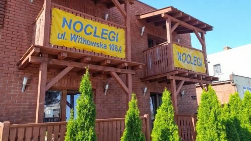 Gniezno Bed & Breakfast | Klinkierowa Komnata