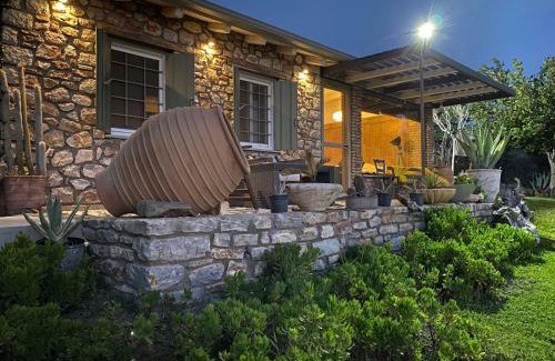Sarakiniko House | Klovino beach house