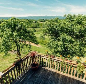 Crnomelj House | Kmečka hiša Bahor
