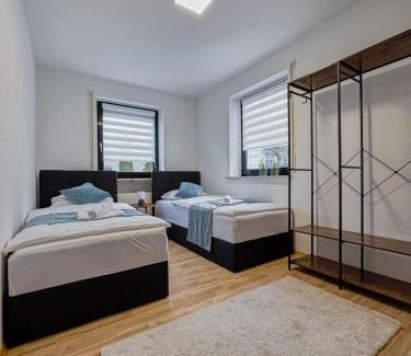 Guenzburg Apartment | KMS Homes - NEW - GARDEN - NETFLIX
