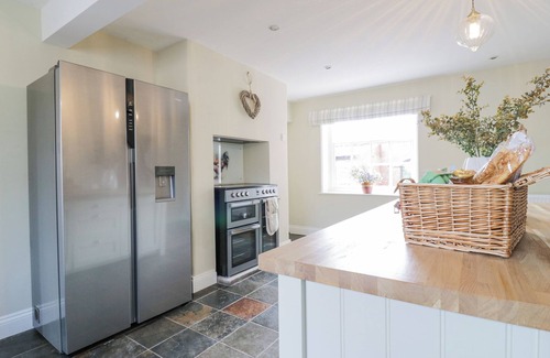 Ipswich Cottage | KNIGHTS FARM, pet friendly, character holiday cottage in Harkstead