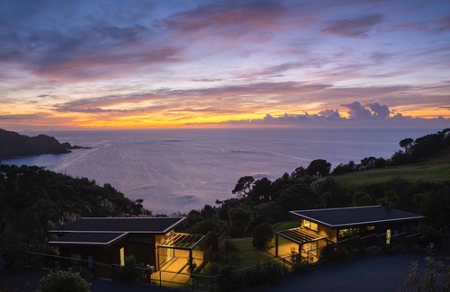 Tutukaka Villa | Knights in Residence - Ocean Front Retreat