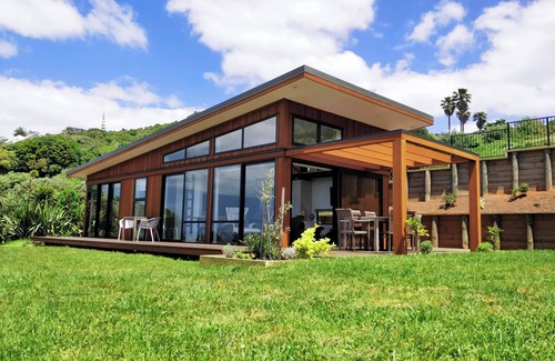 Tutukaka Villa | Knights in Residence - Ocean Front Retreat