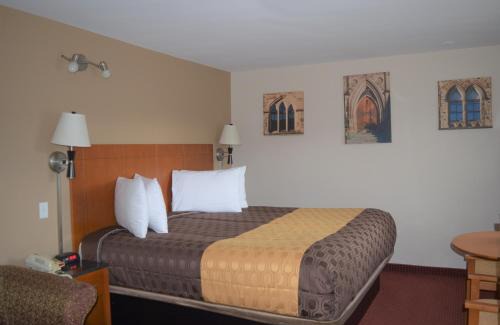 Arnprior Hotel | Knights Inn Arnprior