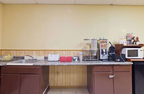 Brenham Hotel | Knights Inn Brenham