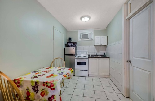 Aldershot Hotel | Knights Inn Burlington, ON