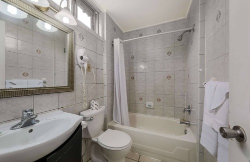 Aldershot Hotel | Knights Inn Burlington, ON
