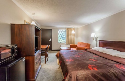 Farmington Hills Hotel | Knights Inn Farmington Hill