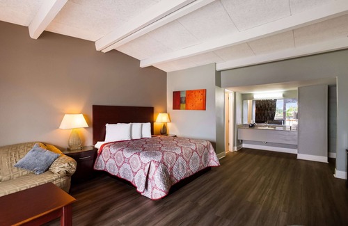 Terry Sanford Hotel | Knights Inn Fayetteville