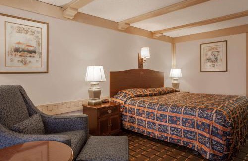 Southwest Greensburg Hotel | Knights Inn Greensburg