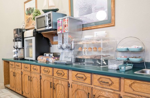 Litchfield Hotel | Knights Inn Litchfield