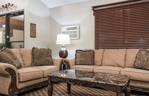 Litchfield Hotel | Knights Inn Litchfield