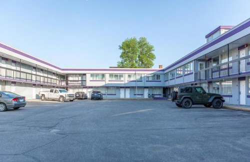 North Bay Hotel | Knights Inn North Bay
