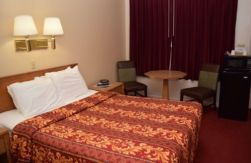 Oswego Hotel | Knights Inn Oswego