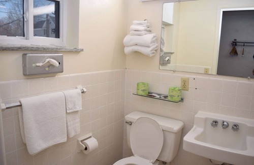 Oswego Hotel | Knights Inn Oswego