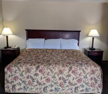Pine Grove Hotel | Knights Inn Pine Grove