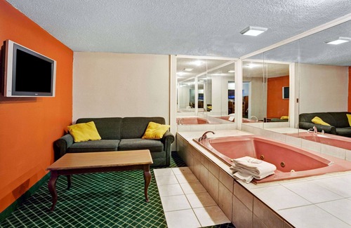 Sterling Heights Hotel | Knights Inn Sterling Heights
