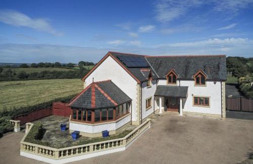 Narberth House | Knights Rest - 4 Bed Holiday Home - Princes Gate