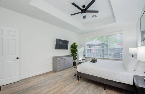 College Park House | Knightsbridge Estate | Pool & Cinema (30+ Nights)