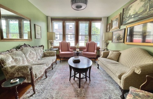 Frostburg House | Knit Inn.