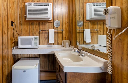 Hillsville Hotel | Knob Hill Motor Lodge