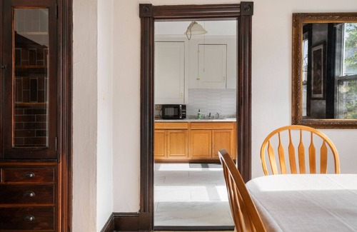 Parkside Apartment | Knock on Wood | Airy Charm in Heart of Downtown