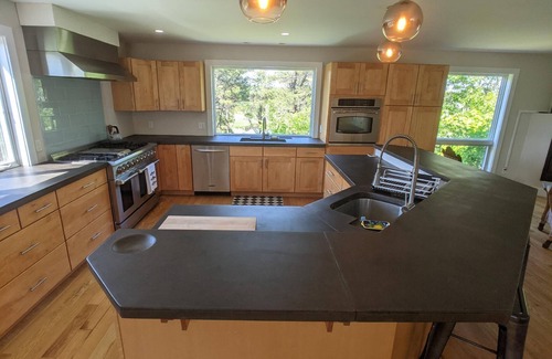 Truro House | Knockout Modern, open water views, walk 2 beach