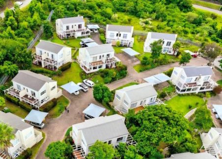 Knysna Central Apartment | Knoll at Oaklands - Two Bedroom APT Knysna Retreat!