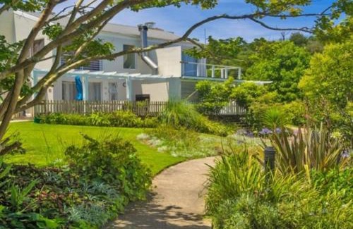 Knysna Central Apartment | Knoll at Oaklands - Two Bedroom APT Knysna Retreat!