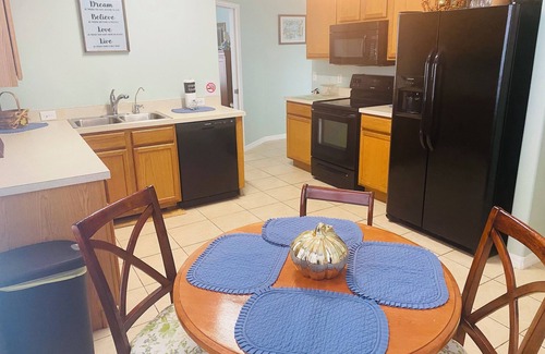 Sunset Ridge House | Knollwood villa with pool