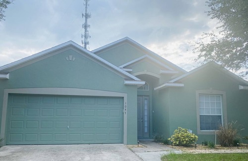 Sunset Ridge House | Knollwood villa with pool