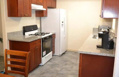 Buena Park House | Knotts Berry Farm/Disney Townhome